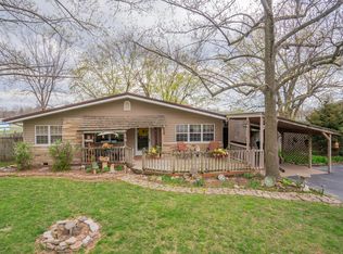1520 S Jefferson Ave, Aurora, MO 65605