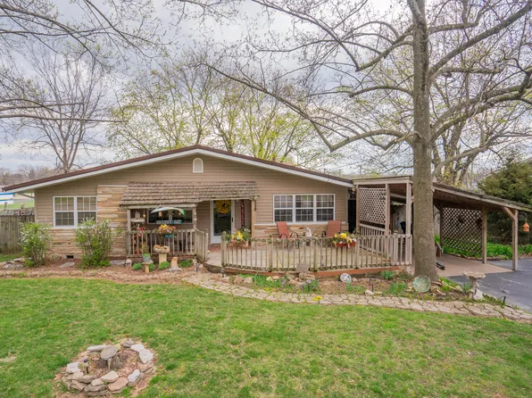 1520 S Jefferson Avenue, Aurora, MO 65605