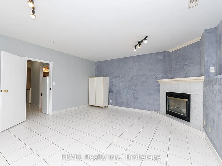 7470 Alex Ave #BASEMENT — Photo 3