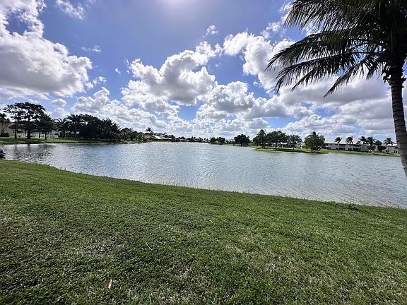 3rd image of 6695 Lake Loran Way
