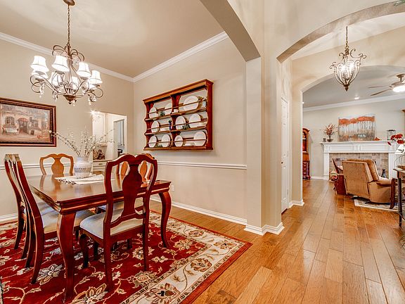 931 Briar Oaks-4.jpg