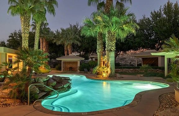 5th image of 1016 S Pinnacle Dr E