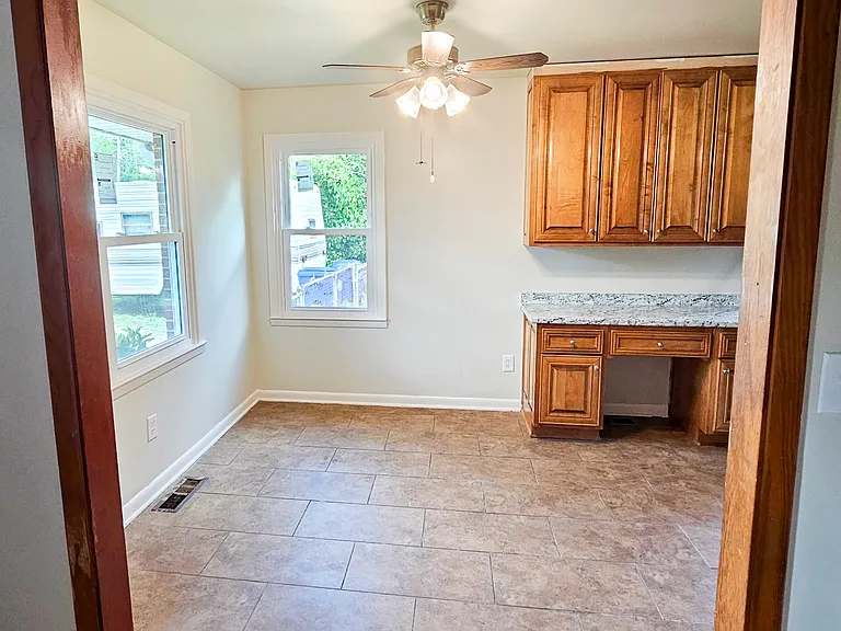 432 Northcrest Dr — Photo 6