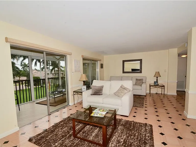 555 Park Shore Dr #B-309 — Photo 9