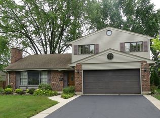 711 W White Oak St, Arlington Heights, IL 60005