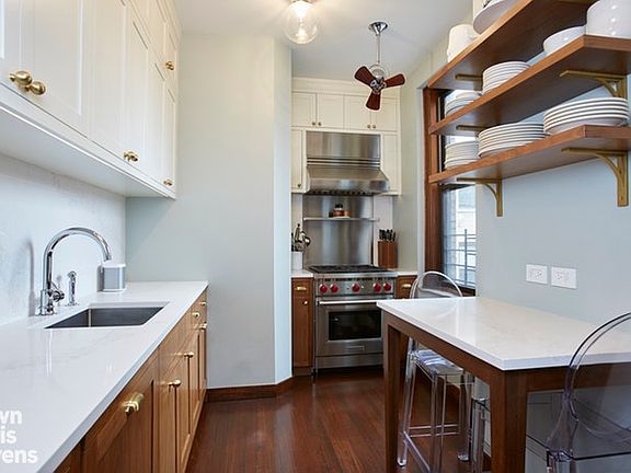 5th image of 255 W 84th St