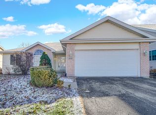 3037 Sandy Ridge Dr, Steger, IL 60475