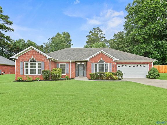 2nd image of 1693 Longleaf Dr NW