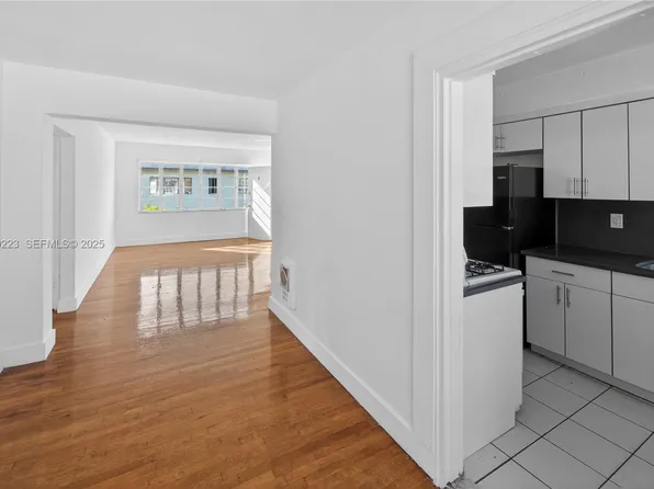 1135 Marseille Dr APT 3, Miami Beach, FL 33141