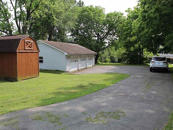 5th image of 107 Meadowbrook Dr