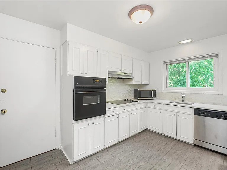 200 South Blvd #1B — Photo 5