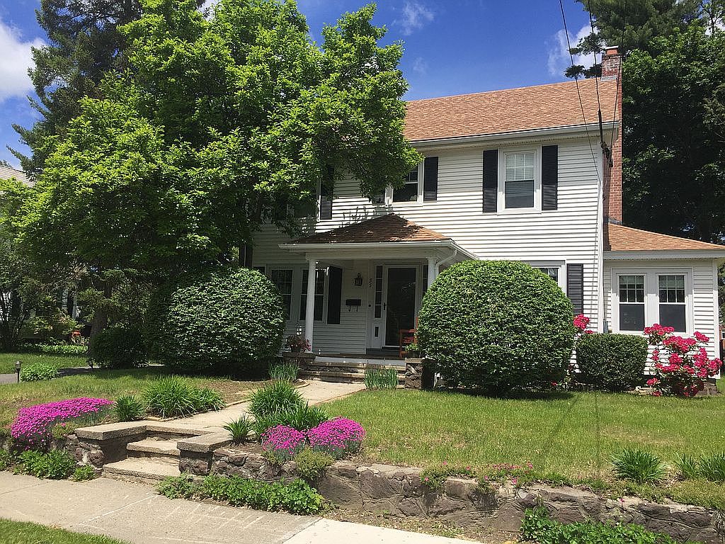 55 Cleveland St, Greenfield, MA 01301 Zillow