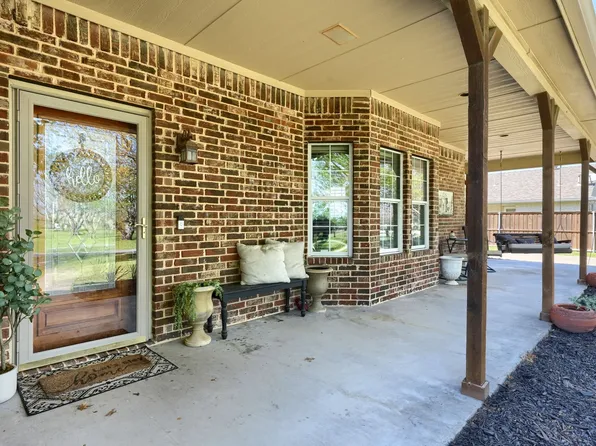 105 N Jones St, Royse City, TX 75189