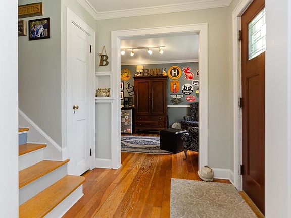 3rd image of 908 Talbot Ave