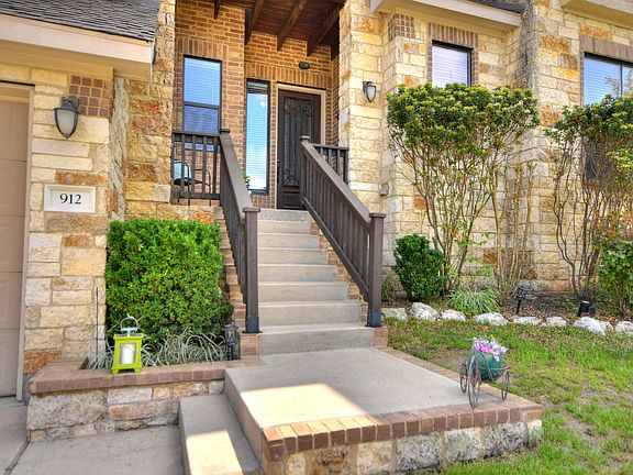 3rd image of 912 Annadale Dr