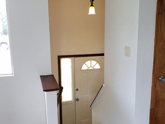 3rd image of 3228 N 84th Ter