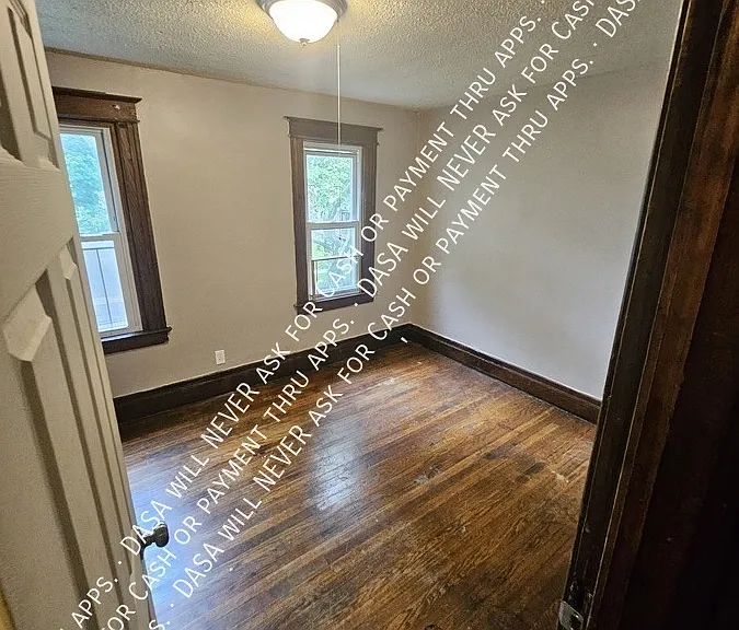 420 Rosewood Ter — Photo 10