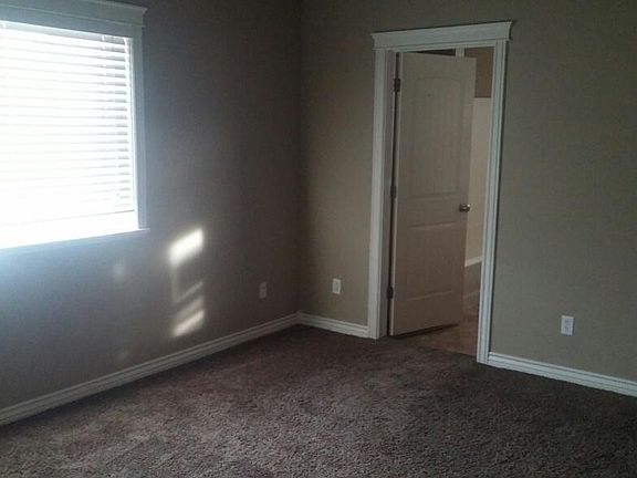 3rd image of 1214 N Cornerstone Dr