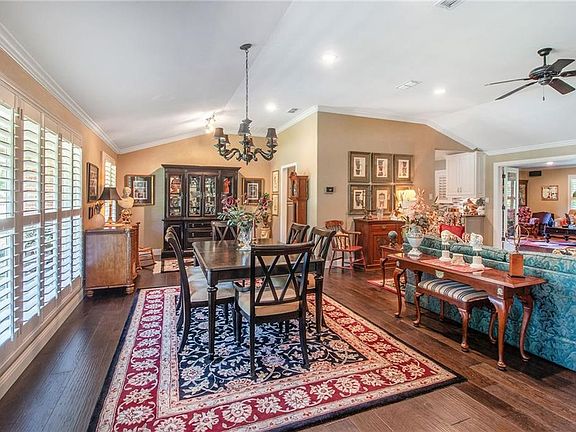 4th image of 4404 Wedgmont Cir S