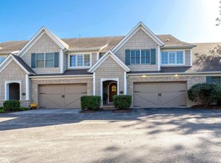 26097 Valley Dr #D, Bettendorf, IA 52722