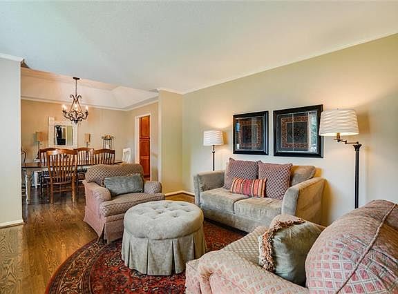 4th image of 10416 Bond St