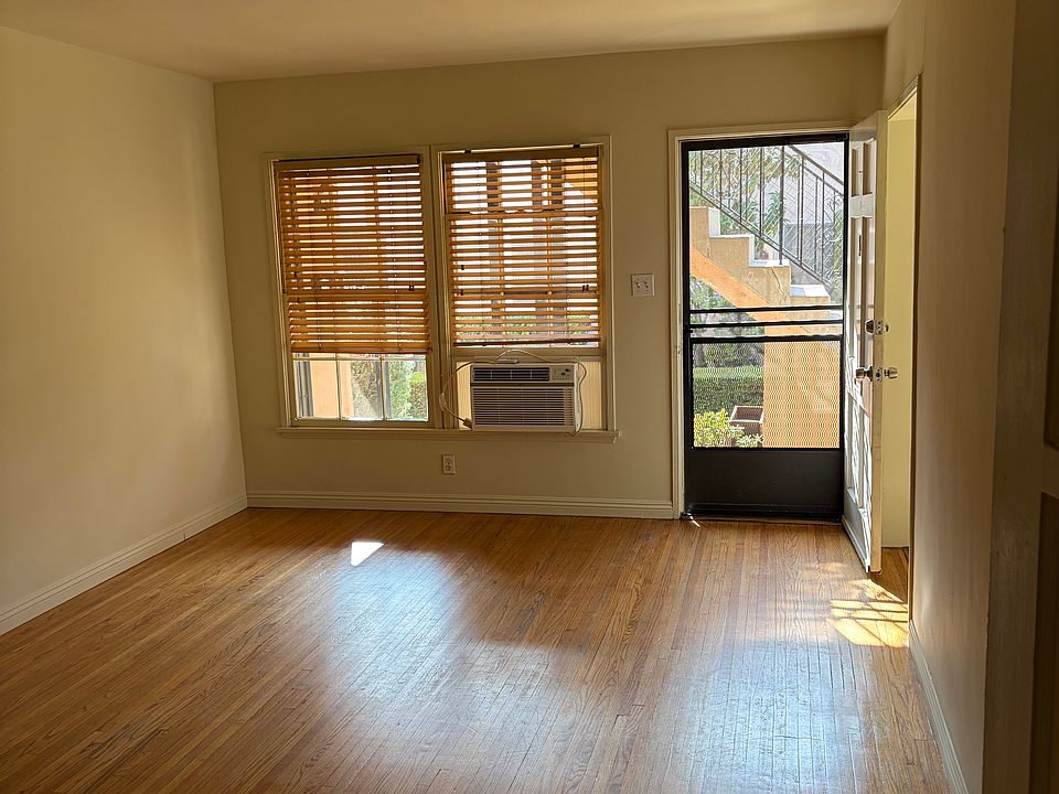 1st image of 923 N Glendale Ave #1