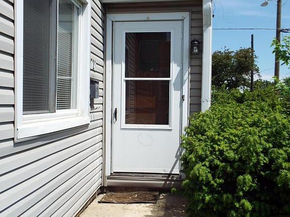 3rd image of 721-723 S Hague Ave