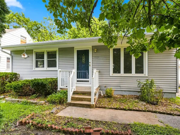 3005 Madison Ave, Des Moines, IA 50310