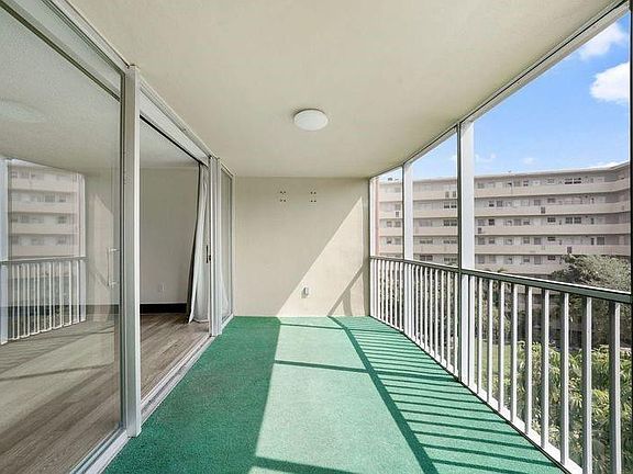 2nd image of 1750 NE 191st Street #519