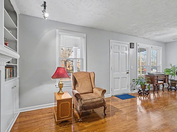 5th image of 728 McCarley Ave