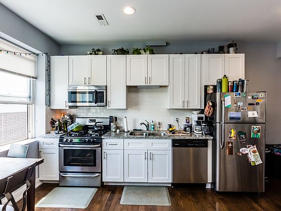 3rd image of 2643 N Washtenaw Ave APT 2M
