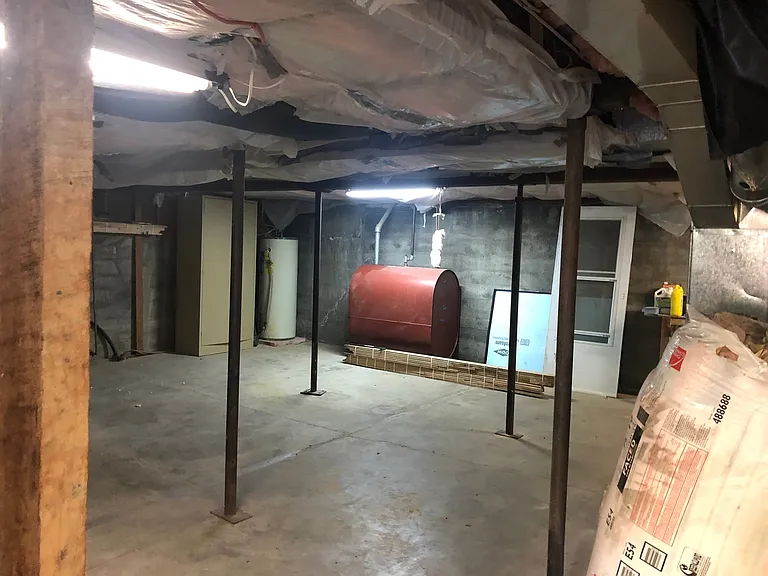 303 N 1st St — Photo 32