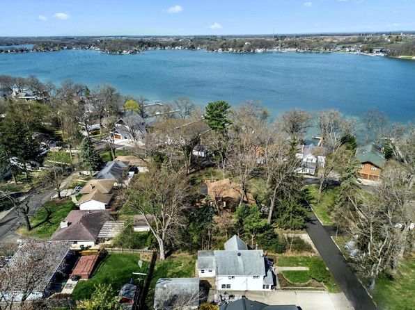 515 Maple Hill TERRACE, Twin Lakes, WI 53181