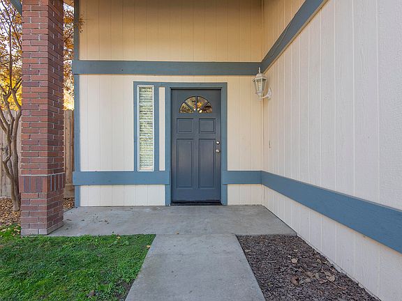3rd image of 5721 W Paradise Ave