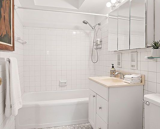 4th image of 357 E 57th St APT 10C