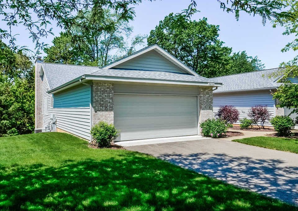 1st image of 7832 Oakmont Ct NE #35
