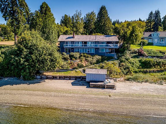 Hard to find privacy and easy, safe and secure beach access.