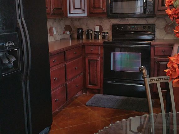 2nd image of 5006 Hidden Acres Dr