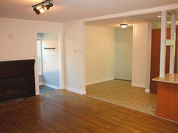 2nd image of 119 Jewell Ct