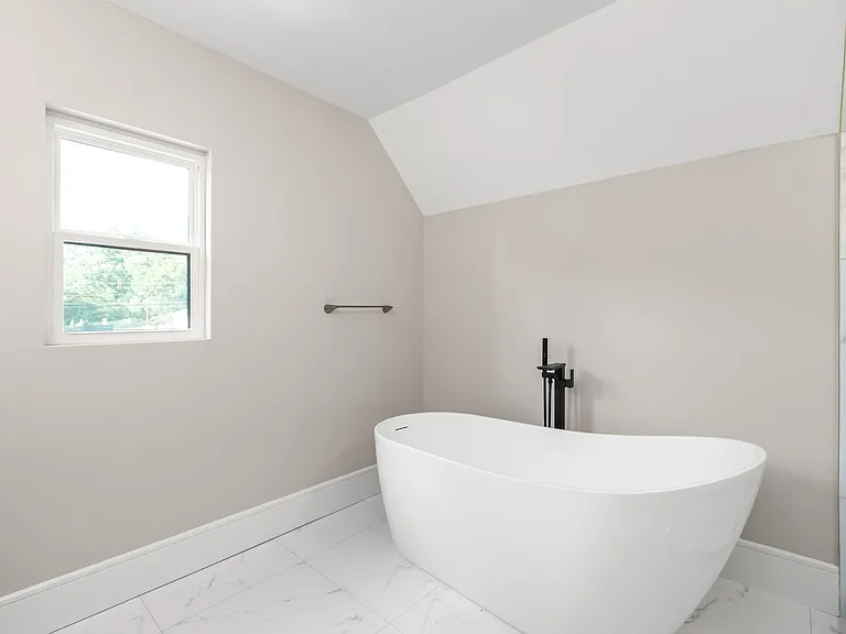 3905 Plainview Rd — Photo 37
