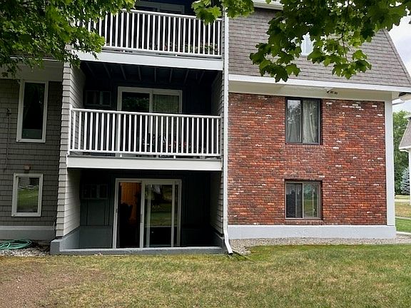 2nd image of 220 Bedford St #38-D2