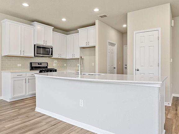 4th image of 10017 Dawn Pearl Dr