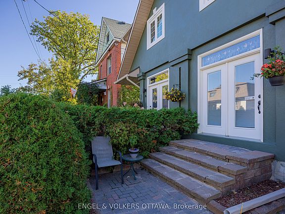 3rd image of 14 Prince Albert St
