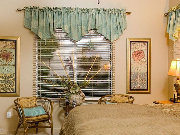 2nd image of 10946 N Black Canyon Ct