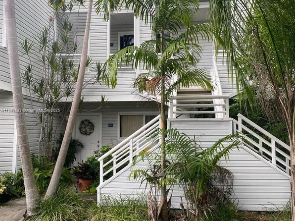 3461 NW 44th St APT 203