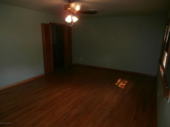 2nd image of 3918 Doris Dr