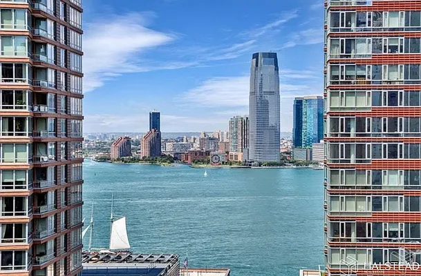 Rented by Halstead Real Estate | media 28