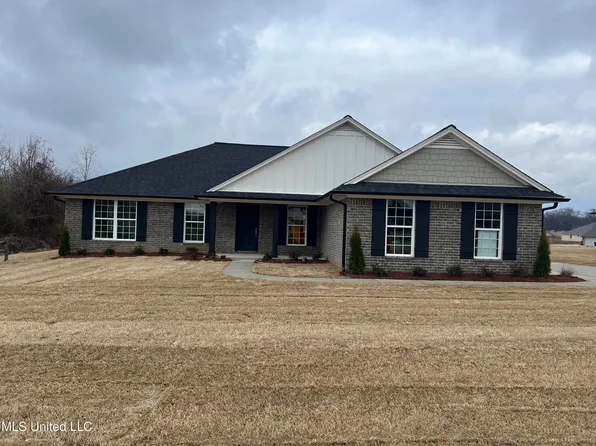 5972 Grove Ln, Horn Lake, MS 38637