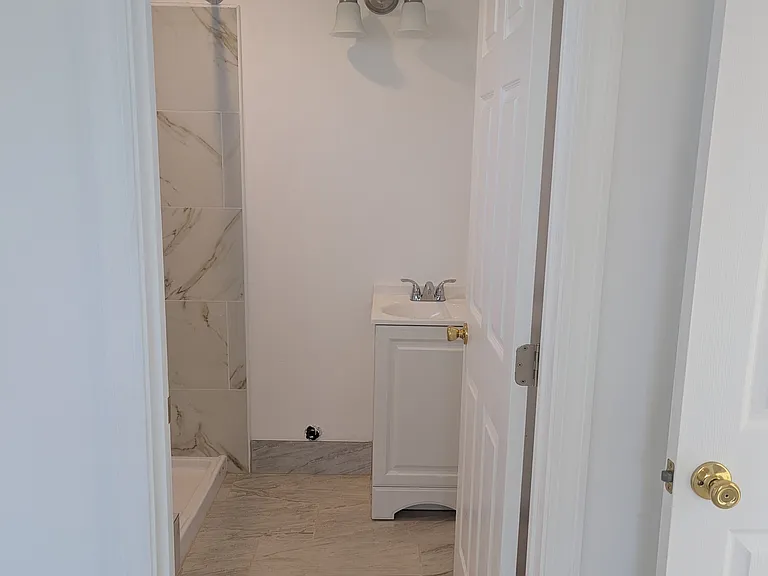 1208 N Oakley Ave #A — Photo 1