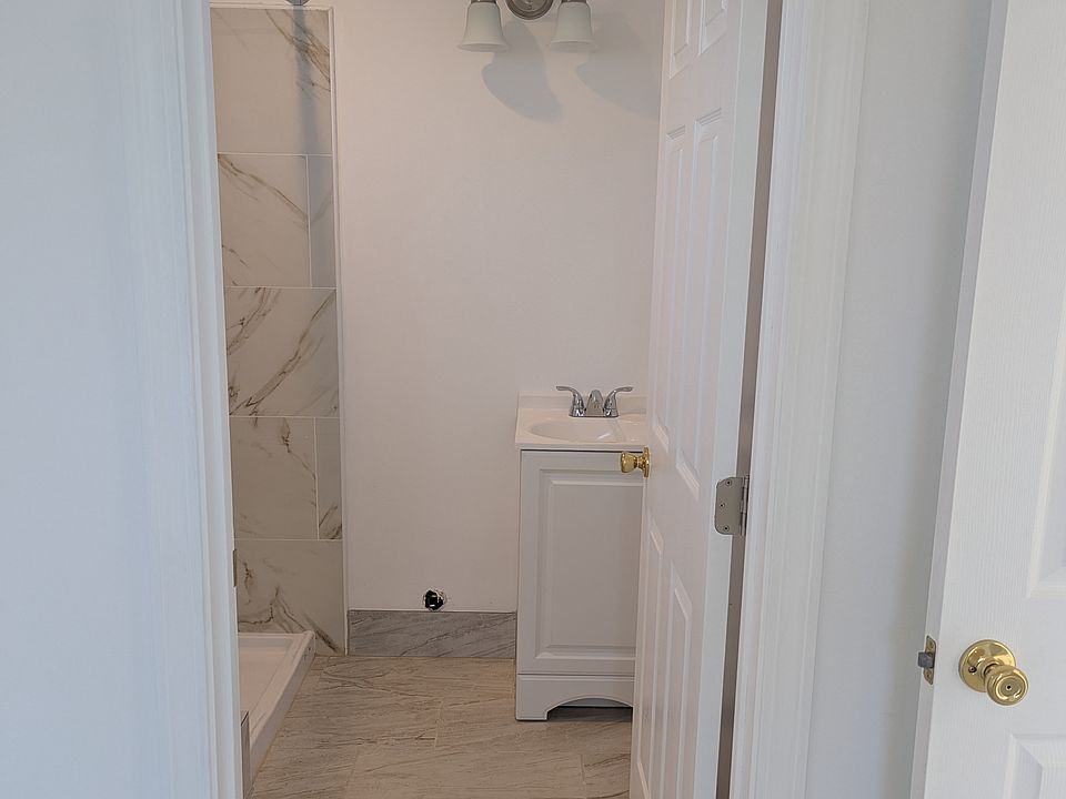 1st image of 1208 N Oakley Ave #A